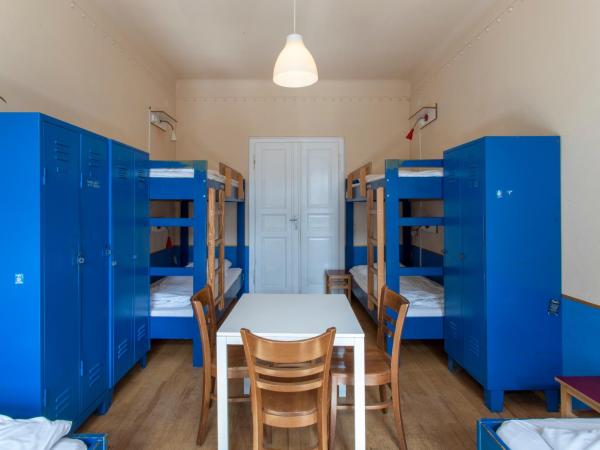 Hostel Mondpalast : photo 4 de la chambre lit dans dortoir mixte de 6 lits