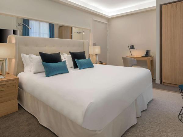 Hotel Camille Paris Tapestry Collection by Hilton : photo 2 de la chambre chambre lit king-size