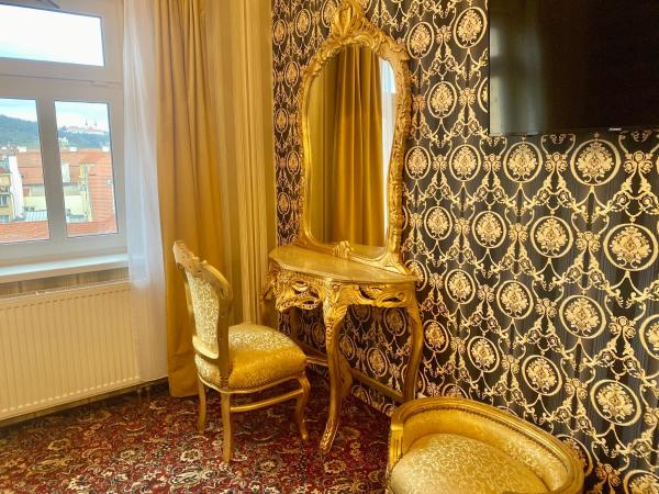 Hotel Liliova Prague Old Town : photo 9 de la chambre suite lit king-size