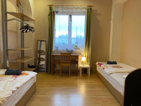 Hermina apartmanház : photo 6 de la chambre chambre triple basique avec salle de bains commune