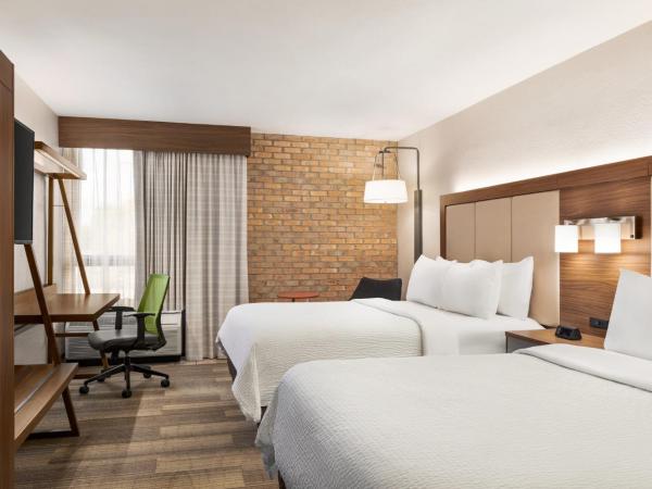 Holiday Inn Express - San Antonio Airport, an IHG Hotel : photo 5 de la chambre chambre standard avec 2 lits queen-size