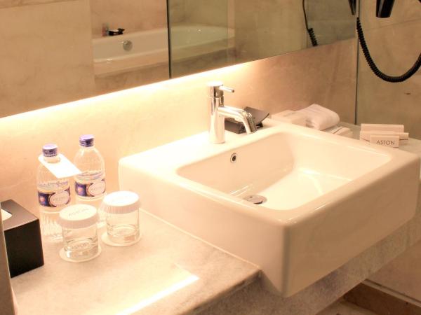 ASTON Pluit Hotel & Residence : photo 7 de la chambre suite