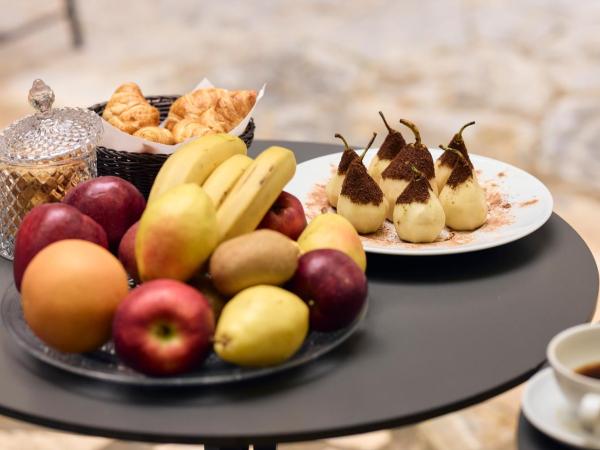 Bohemian Suites Athens : photo 4 de la chambre suite junior - demi sous-sol