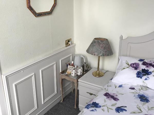 Dorstan House : photo 2 de la chambre chambre lits jumeaux/double avec salle de bains privative et chambre simple communicante