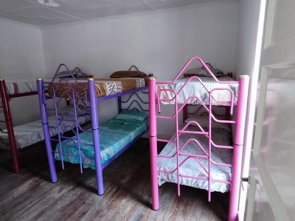 VI&VI HOSTEL MENDOZA : photo 1 de la chambre lit dans dortoir de 8 lits 