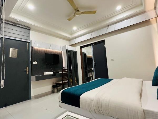 Hotel Baba Deluxe at New Delhi Railway Station -By RCG Hotels : photo 4 de la chambre chambre lit king-size supérieure