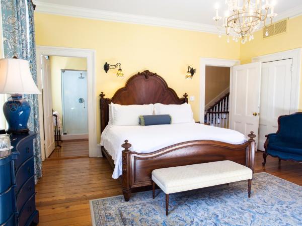 The Gastonian, Historic Inns of Savannah Collection : photo 4 de la chambre casimir pulaski room - grand superior king with balcony