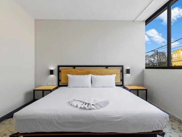 Suites Reforma by HomiRent : photo 10 de la chambre suite deluxe avec lit king-size