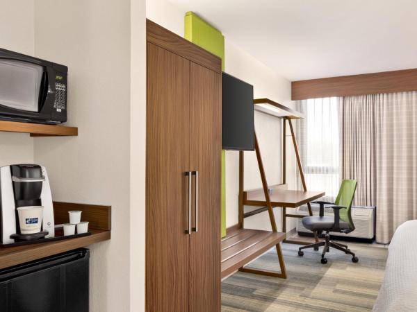 Holiday Inn Express - San Antonio Airport, an IHG Hotel : photo 6 de la chambre chambre standard