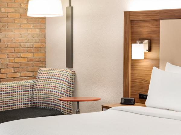 Holiday Inn Express - San Antonio Airport, an IHG Hotel : photo 7 de la chambre chambre standard