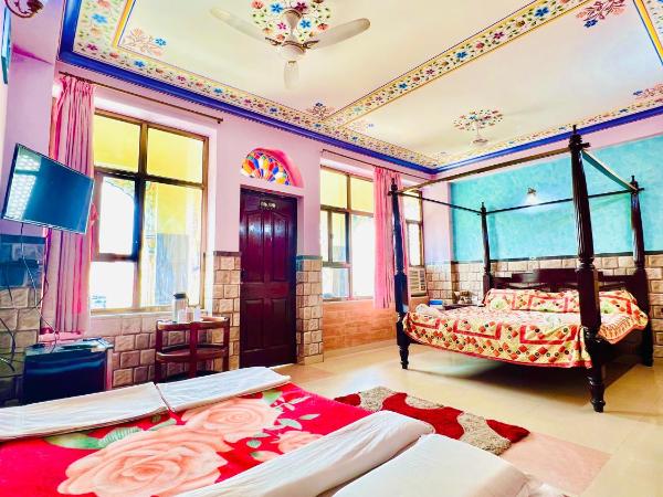 Hotel Moon Light Palace : photo 3 de la chambre suite familiale avec balcon