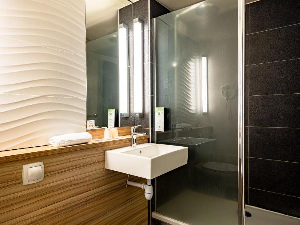 Campanile Dijon Nord - Toison D'or : photo 6 de la chambre chambre double new generation 