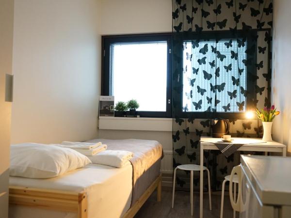 Inn Tourist Hostel : photo 1 de la chambre chambre simple Économique