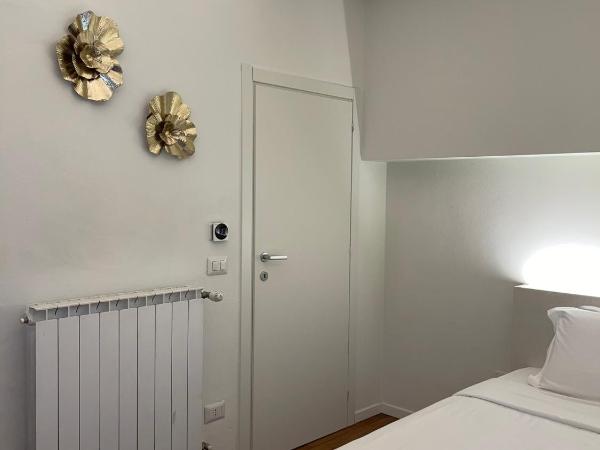 Easy Milano - Rooms and Apartments Navigli : photo 2 de la chambre chambre lits jumeaux