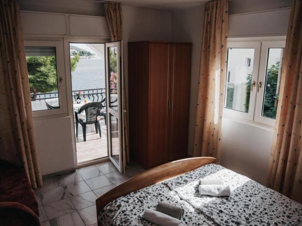 Villa Aequum : photo 8 de la chambre chambre double avec balcon - vue sur mer