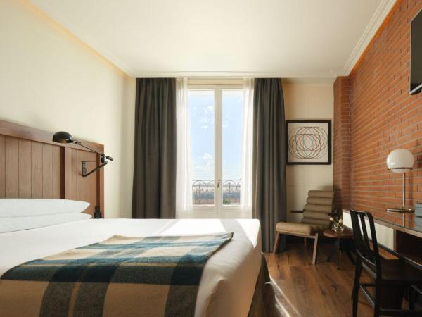 Only YOU Hotel Atocha : photo 2 de la chambre chambre double ou lits jumeaux avec balcon