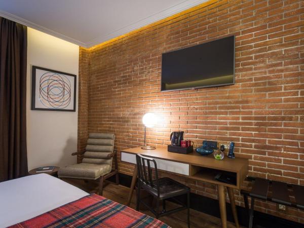 Only YOU Hotel Atocha : photo 4 de la chambre chambre double ou lits jumeaux avec balcon