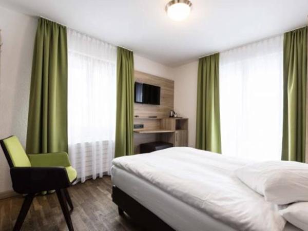 Hotel Bristol : photo 7 de la chambre chambre simple avec grand lit - vue sur montagne