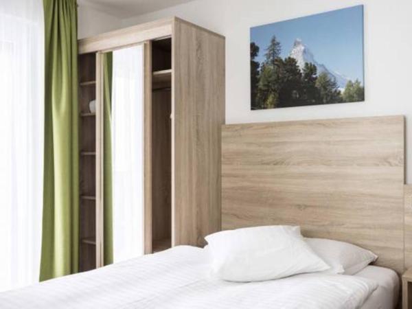 Hotel Bristol : photo 8 de la chambre chambre simple avec grand lit - vue sur montagne