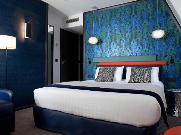 Hotel Yllen Eiffel : photo 6 de la chambre chambre deluxe - lit double et canapé-lit