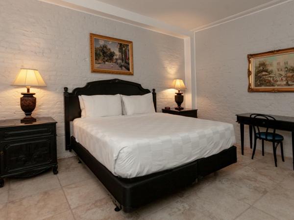 Chateau Hotel : photo 2 de la chambre chambre lit king-size supérieure