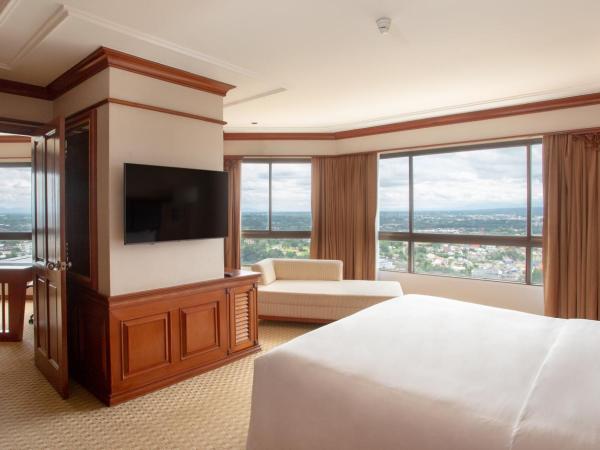 Centara Riverside Hotel Chiang Mai : photo 2 de la chambre suite executive - vue sur rivière