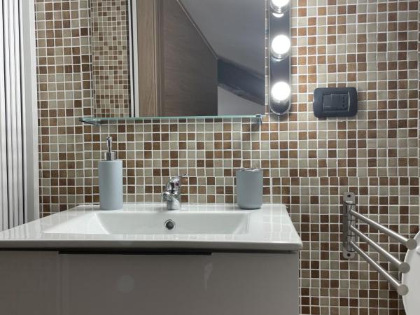 Poste Regie - Milan Guest House : photo 5 de la chambre chambre double Économique