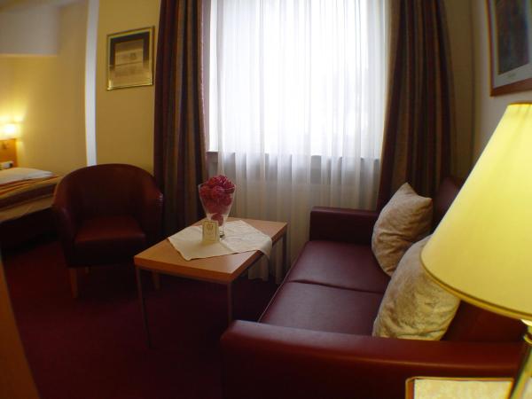 Hotel zum Adler - Superior : photo 2 de la chambre chambre triple