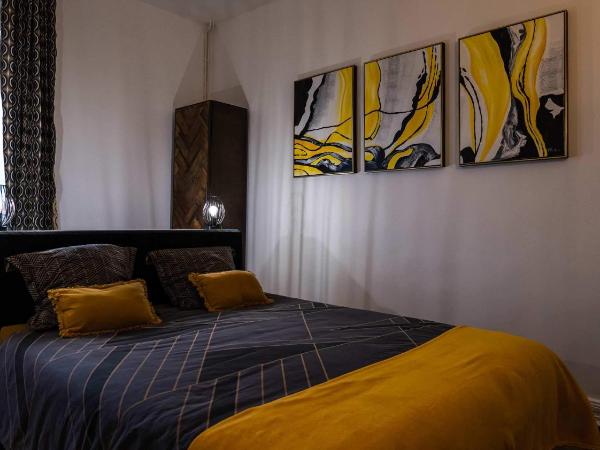 A La Villa Perroy les chambres sont spacieuses et les petit-déjeuners offerts : photo 5 de la chambre chambre lit queen-size 