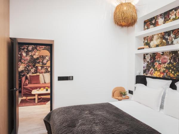 Maisons du Monde Hôtel & Suites - Marseille Vieux Port : photo 8 de la chambre appartement 1 chambre avec terrasse