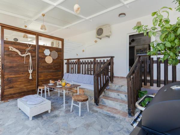 Christos studios and family apartments : photo 5 de la chambre chambre quadruple confort