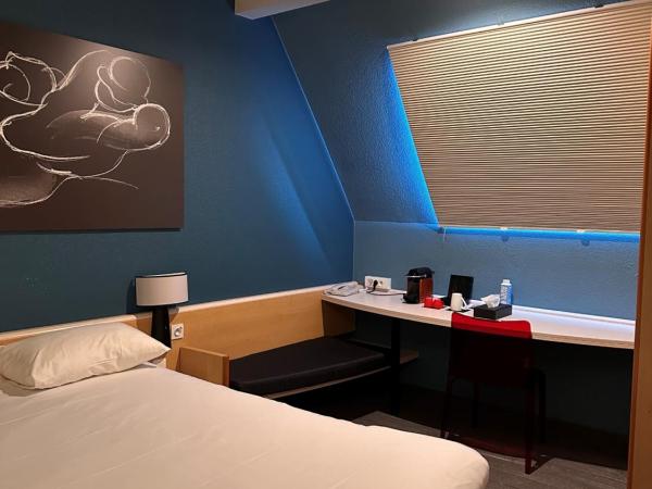 ibis Besançon Centre la City : photo 6 de la chambre chambre double supérieure - cour 