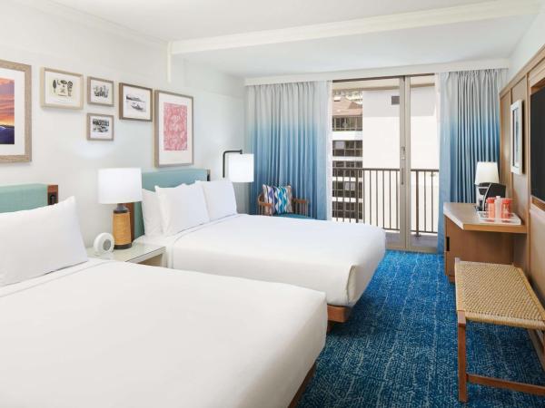 OUTRIGGER Reef Waikiki Beach Resort : photo 1 de la chambre hébergement 2 lits queen-size - vue partielle sur océan