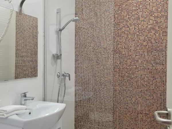 Colors Holiday Hotel : photo 3 de la chambre chambre double - vue sur jardin