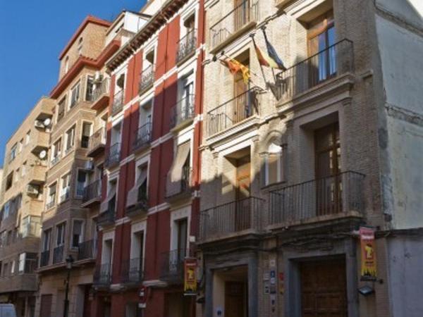 Be Zaragoza Hostel : photo 4 de la chambre chambre double avec salle de bains commune