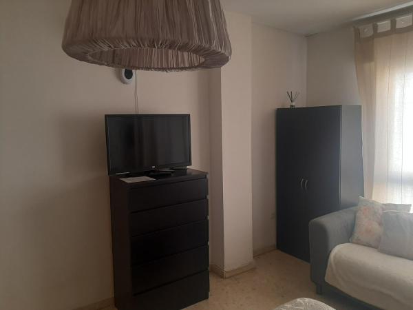 Rafaela Guest House : photo 6 de la chambre suite with a large and simple bed