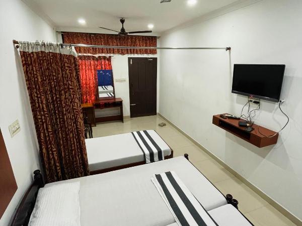 OMAR RESIDENCY : photo 2 de la chambre studio familial