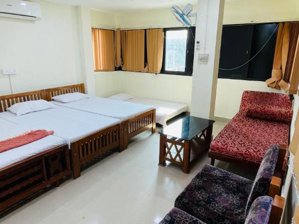 OMAR RESIDENCY : photo 8 de la chambre chambre quadruple Économique