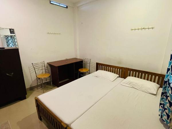 OMAR RESIDENCY : photo 1 de la chambre chambre double Économique