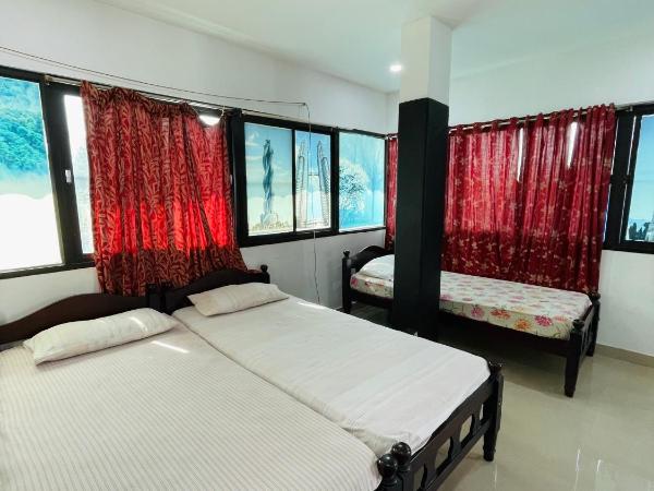 OMAR RESIDENCY : photo 3 de la chambre chambre triple Économique