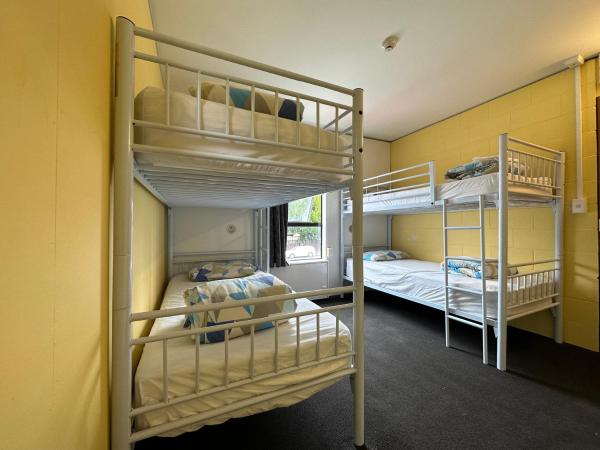 Around The World Backpackers : photo 4 de la chambre lit dans dortoir pour femmes de 4 lits