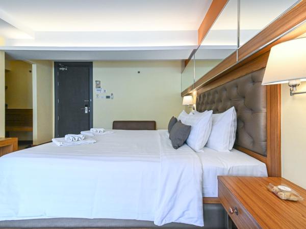 Golden Sea Hua Hin - SHA Extra Plus : photo 1 de la chambre chambre double ou lits jumeaux deluxe - vue sur piscine