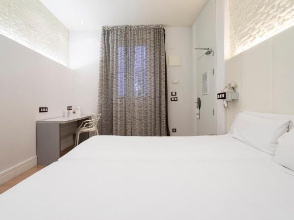Petit Palace Lealtad Plaza : photo 3 de la chambre chambre double ou lits jumeaux