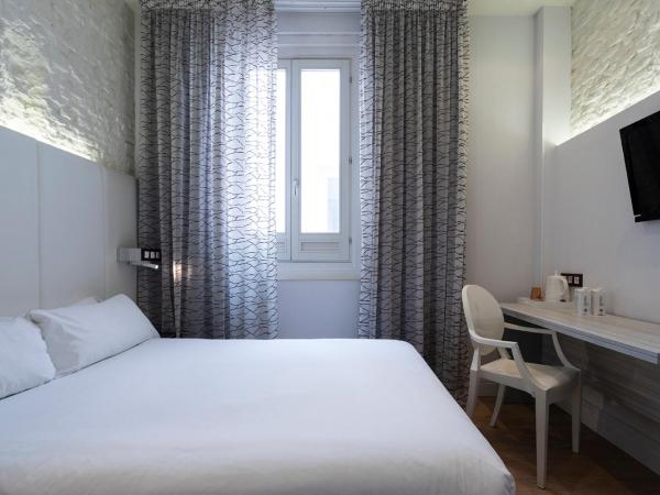 Petit Palace Lealtad Plaza : photo 1 de la chambre chambre double ou lits jumeaux