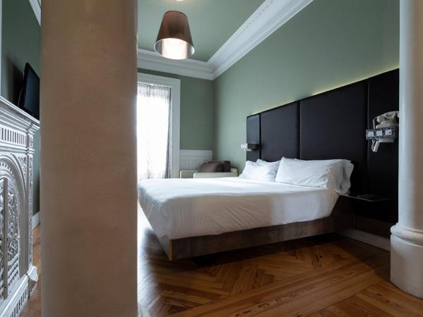Petit Palace Lealtad Plaza : photo 4 de la chambre chambre double ou lits jumeaux - vue sur ville