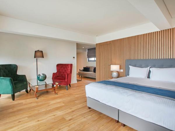Glyfada Riviera Hotel : photo 2 de la chambre suite penthouse avec jacuzzi - vue sur mer