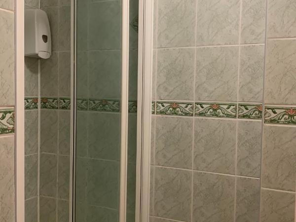 Jesmond Hotel : photo 3 de la chambre chambre simple avec salle de bains commune