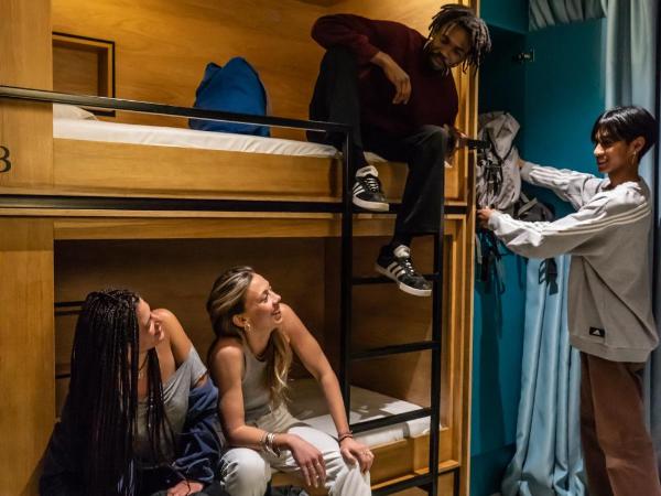 Mosaikon Glostel : photo 3 de la chambre lit simple dans dortoir mixte de 4 lits