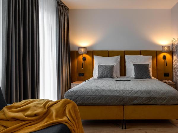 Aparthotel InPoint Cracow G15 - Free Underground Parking : photo 4 de la chambre studio avec balcon 