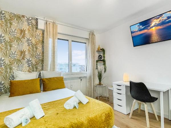 HOMEY LA COLOC MUGI - Colocation haut de gamme - Chambres privées - Balcon - Wifi et Netflix - Proche transports commun : photo 2 de la chambre chambre double avec salle de bains commune